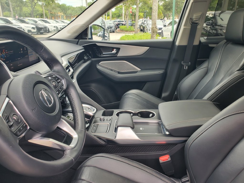 Used 2024 Acura MDX w/ Technology Package FWD image 17
