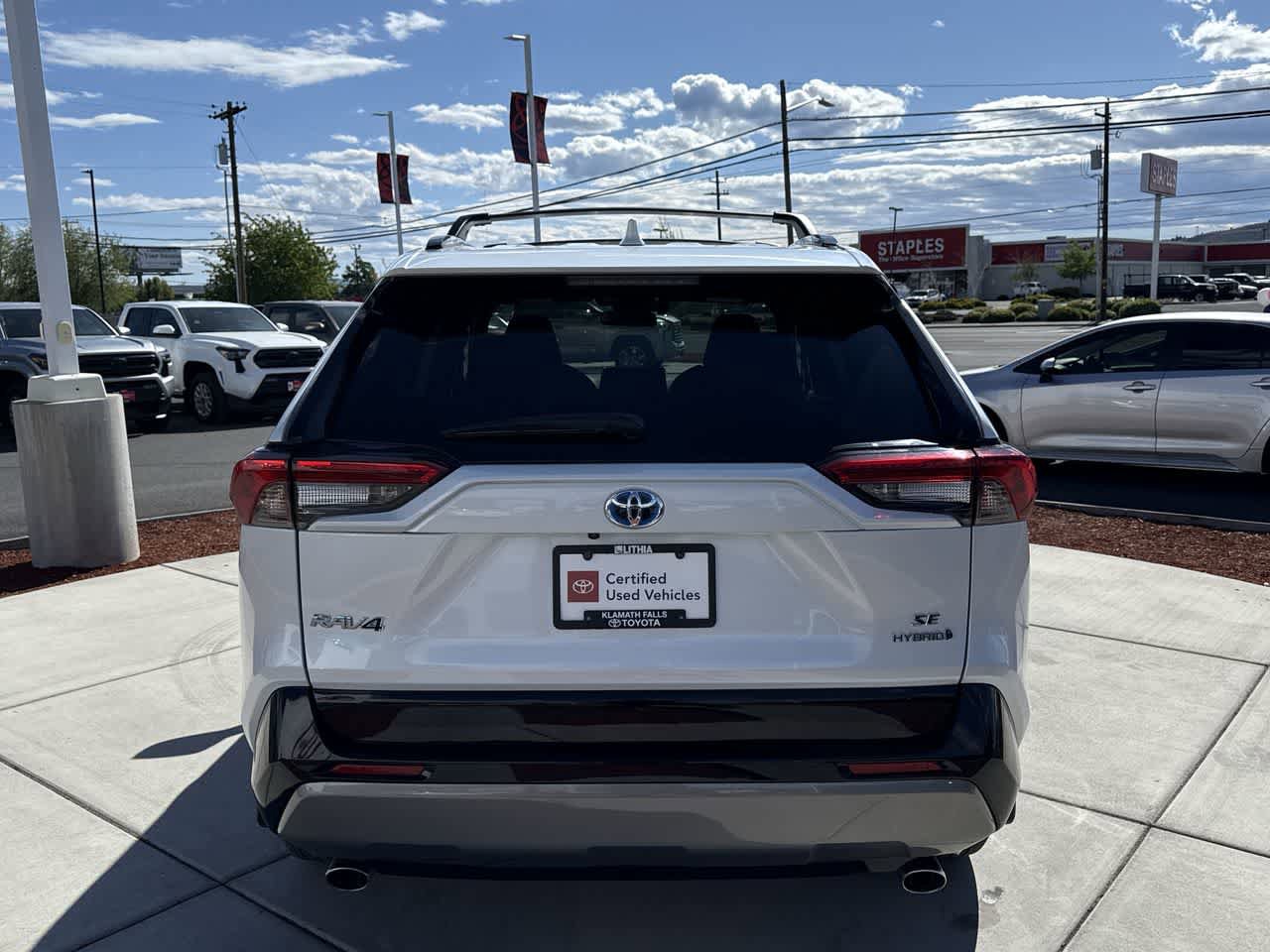 Used 2023 Toyota RAV4 SE w/ SE Grade Weather Package AWD/4WD image 4
