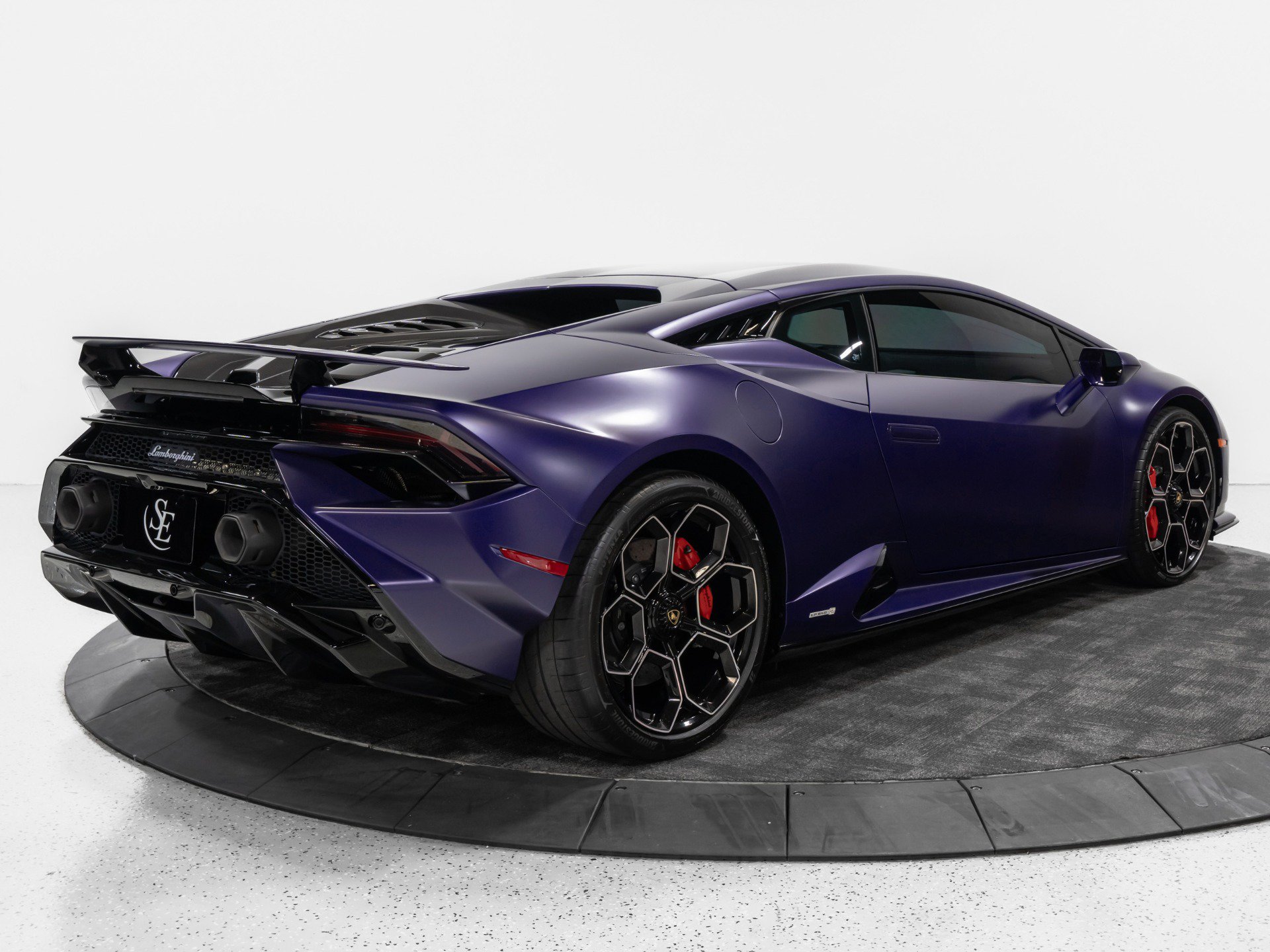 Used 2024 Lamborghini Huracan Tecnica RWD image 9