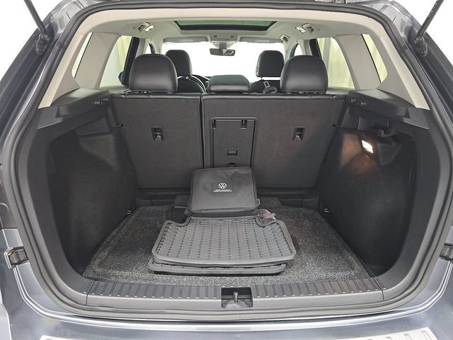 Used 2023 Volkswagen Taos SE w/ Panoramic Sunroof Package FWD image 13
