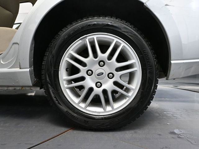 Used 2011 Ford Focus SE w/ 201A Rapid Spec Order Code FWD image 12