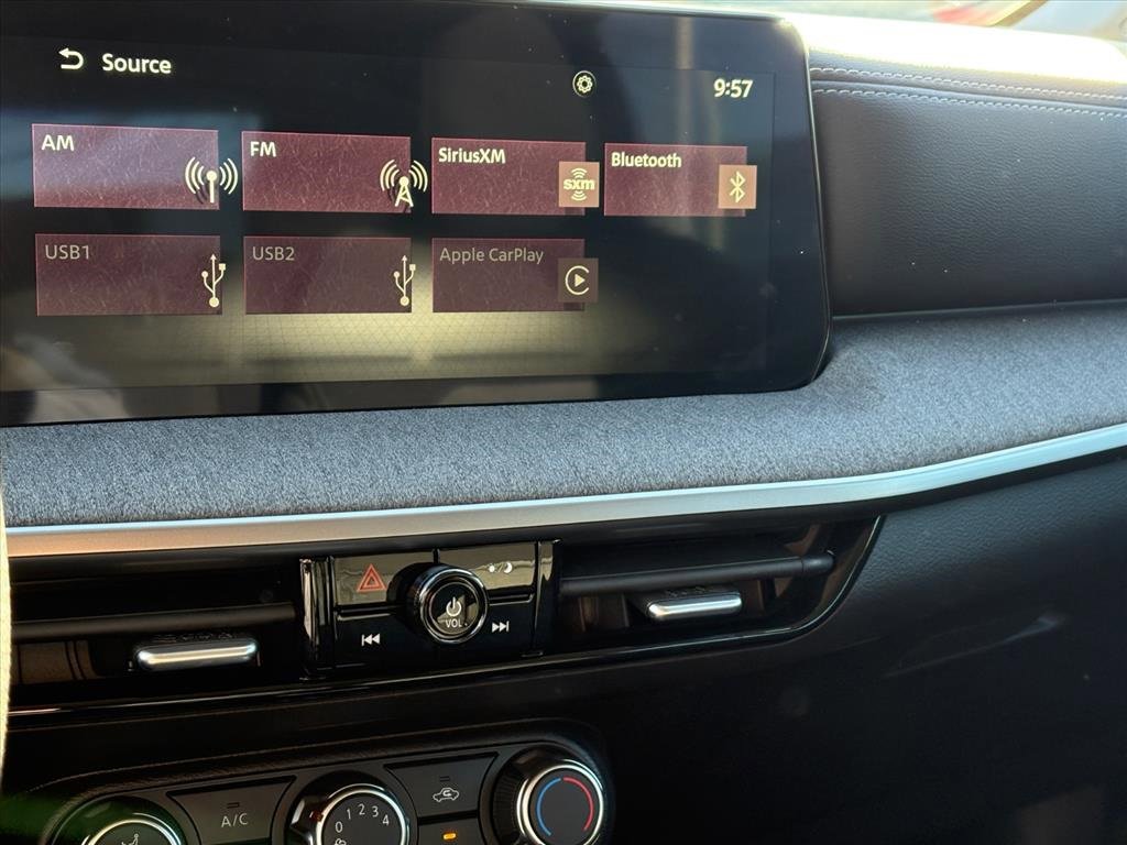 Used 2025 Nissan Kicks SV w/ Charging Package image 12