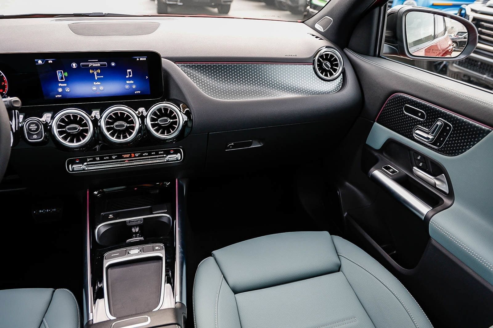 New 2026 Mercedes-Benz GLA 250 4MATIC image 16