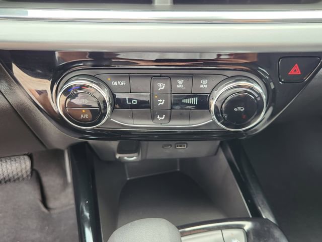 Used 2025 Chevrolet Trax LT FWD image 18