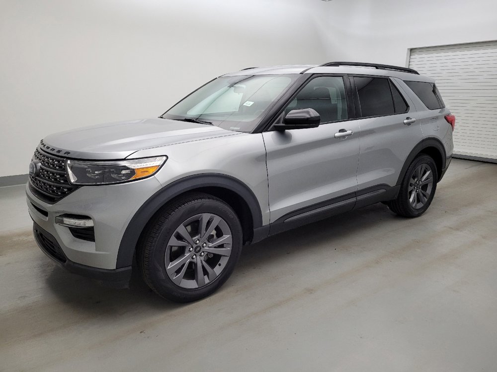 Used 2022 Ford Explorer XLT w/ Equipment Group 202A RWD image 2