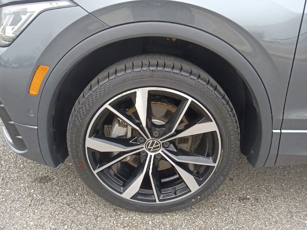 Used 2023 Volkswagen Tiguan SEL R-Line image 10