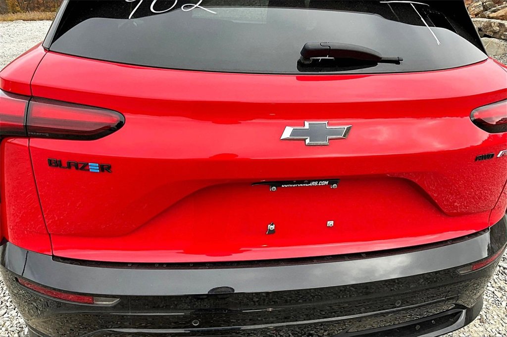 Used 2024 Chevrolet Blazer EV RS image 8