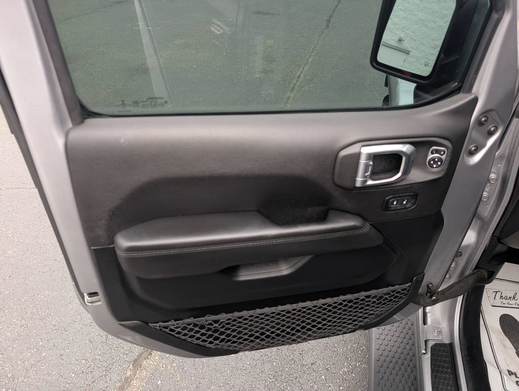 Used 2021 Jeep Wrangler Unlimited Sahara AWD/4WD image 11