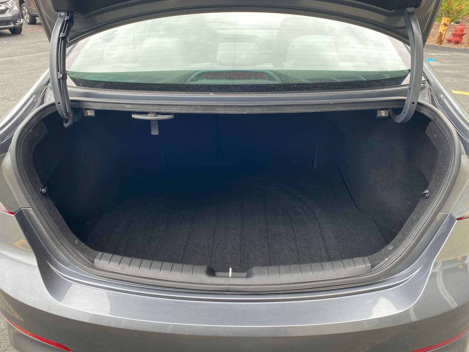 Used 2018 Hyundai Elantra Value Edition w/ Cargo Package FWD image 27