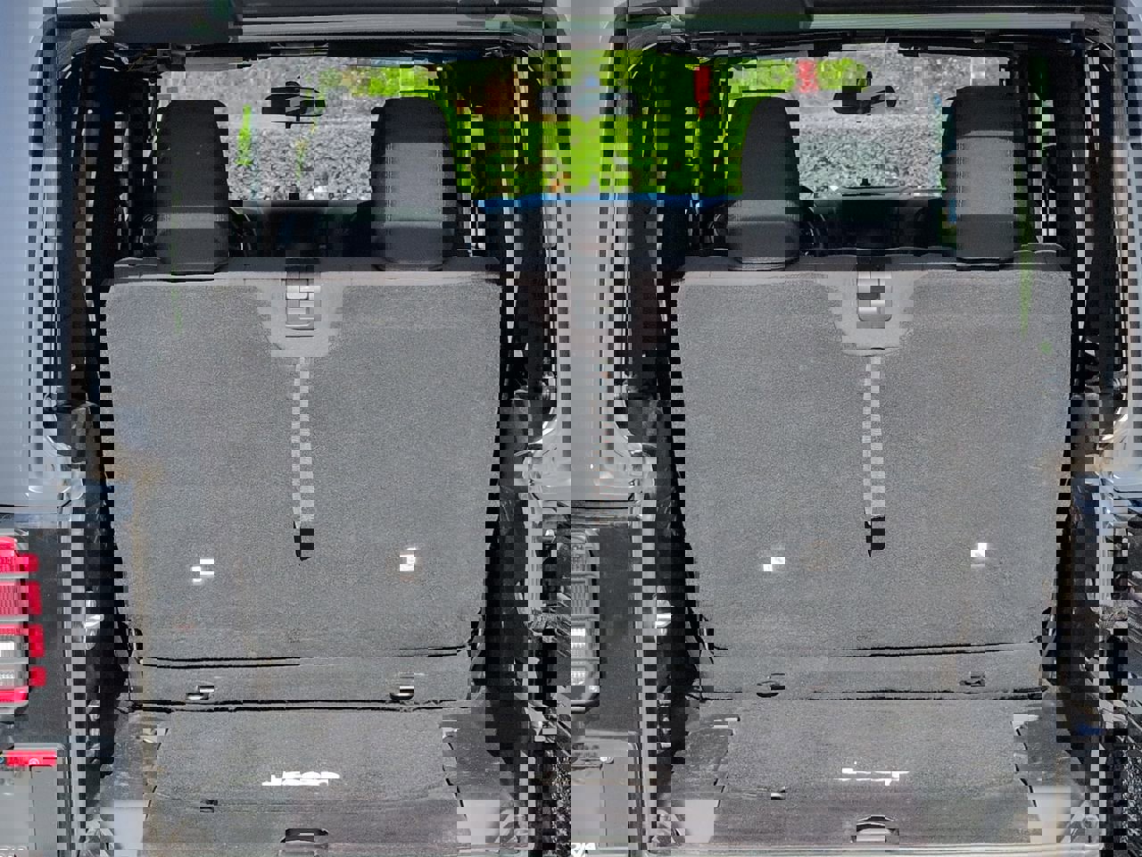 Used 2017 Jeep Wrangler Sport w/ Quick Order Package 23S AWD/4WD image 12