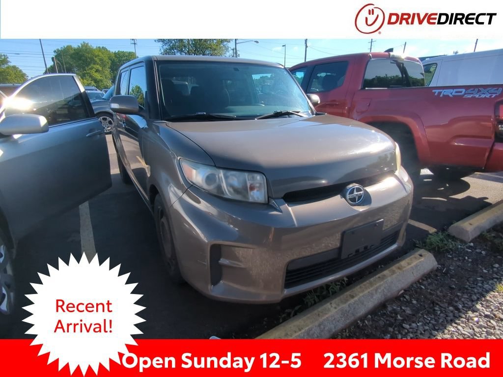 Used 2012 Scion xB FWD image 1