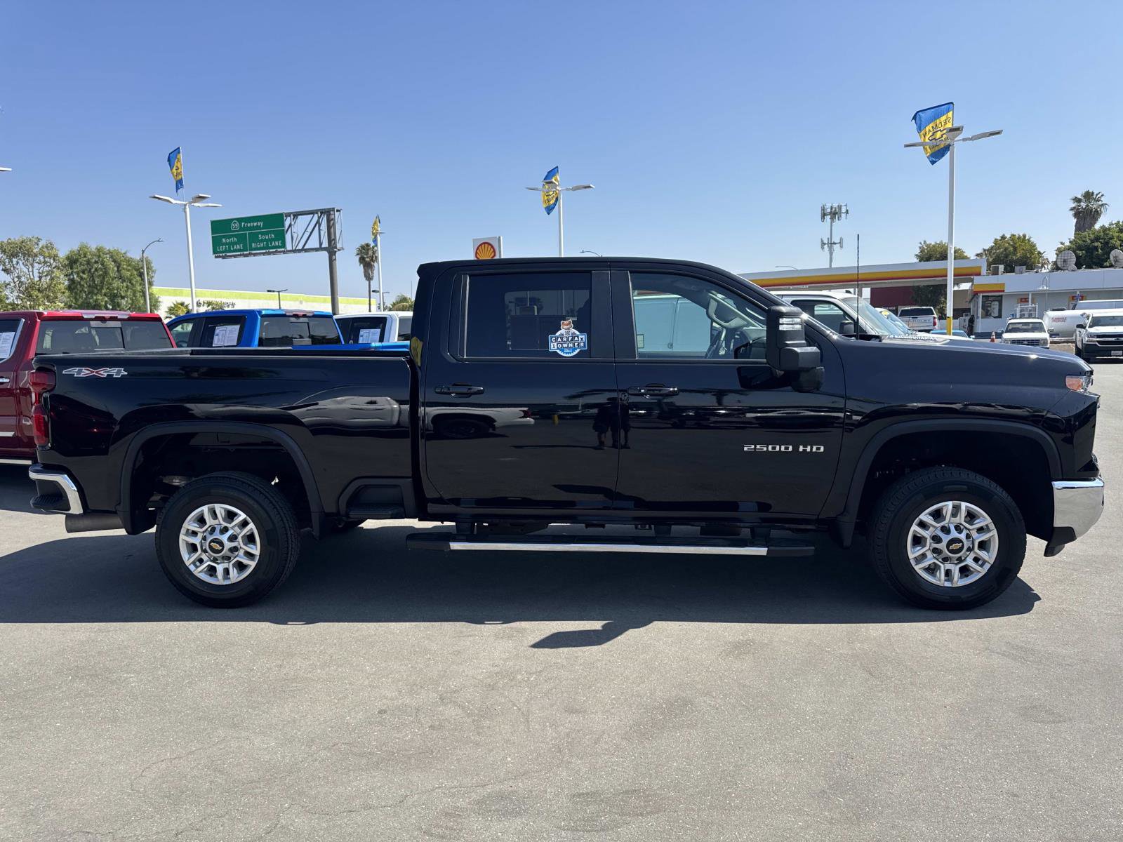 Used 2025 Chevrolet Silverado 2500 LT w/ Convenience Package image 4