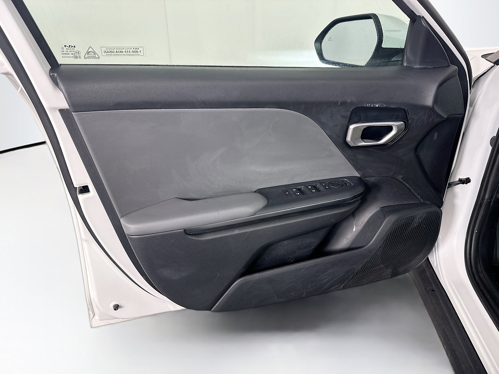 Used 2025 Kia K4 LXS image 25