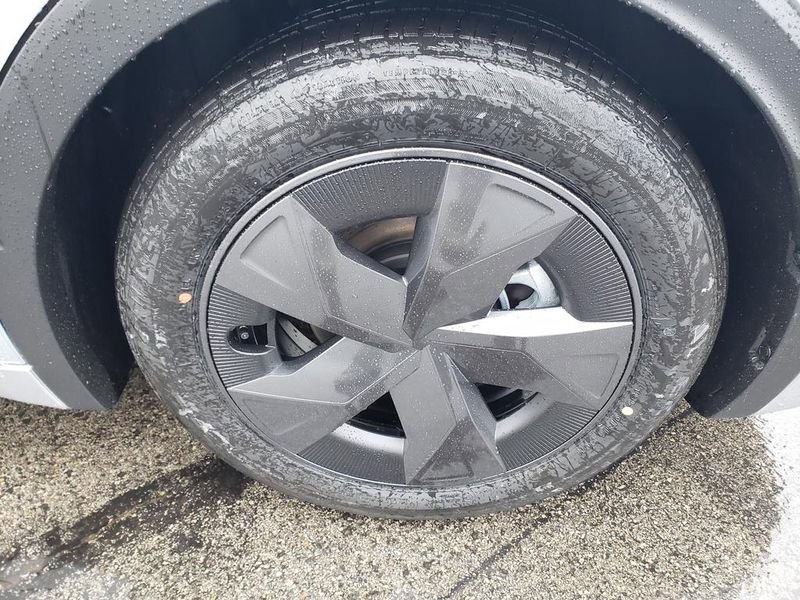 New 2026 Toyota Prius LE image 12