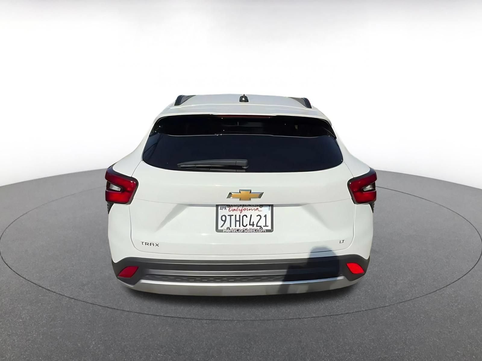 Used 2025 Chevrolet Trax LT FWD image 12