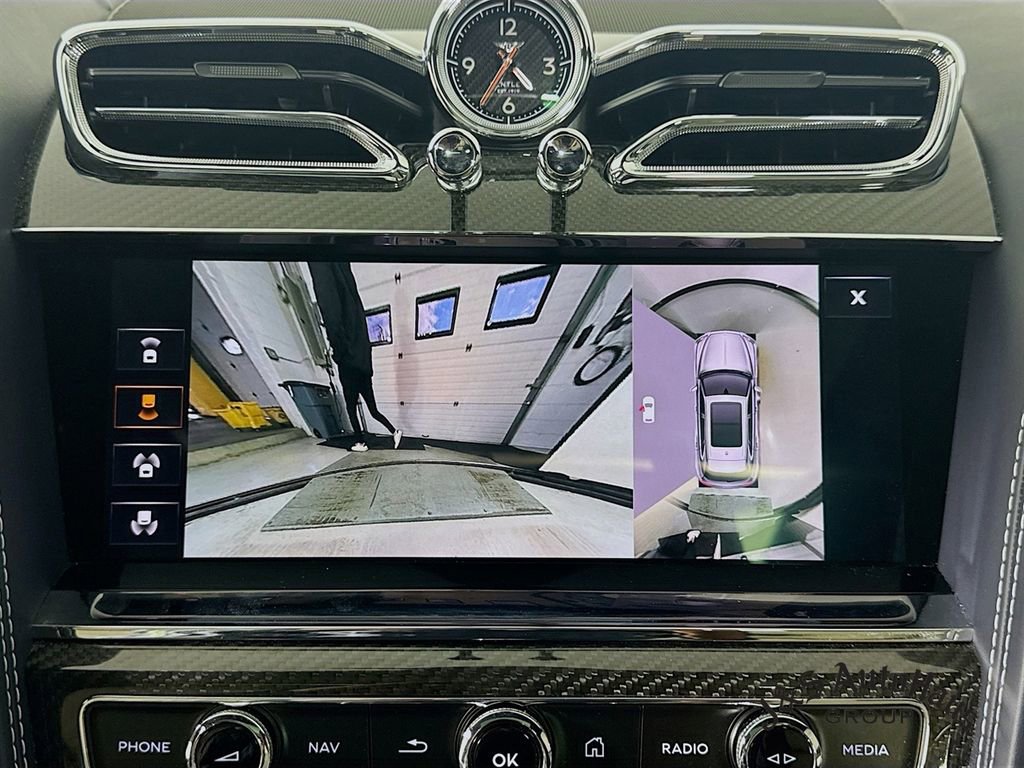 Used 2022 Bentley Bentayga AWD/4WD image 19