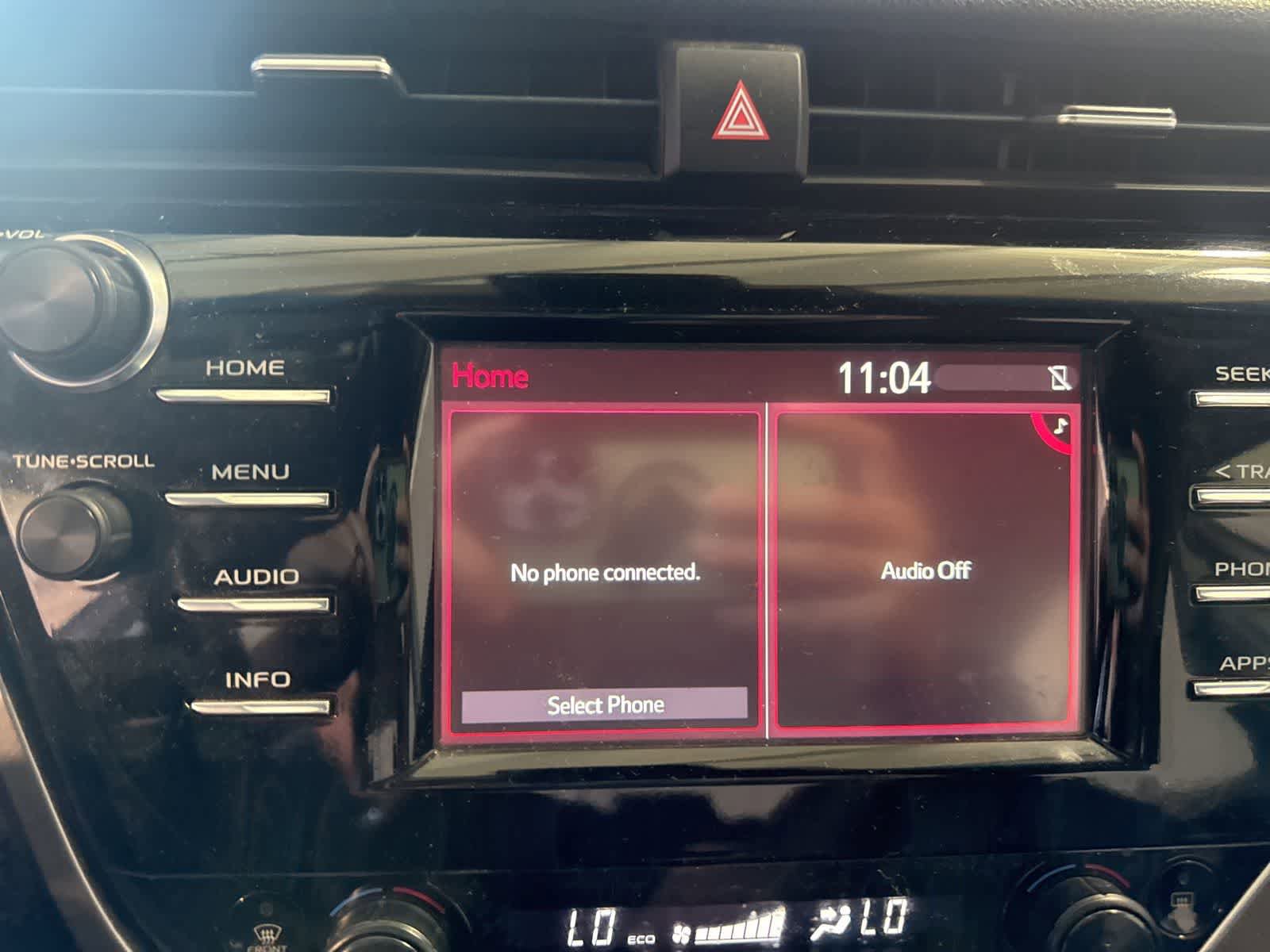 Used 2018 Toyota Camry LE FWD image 23