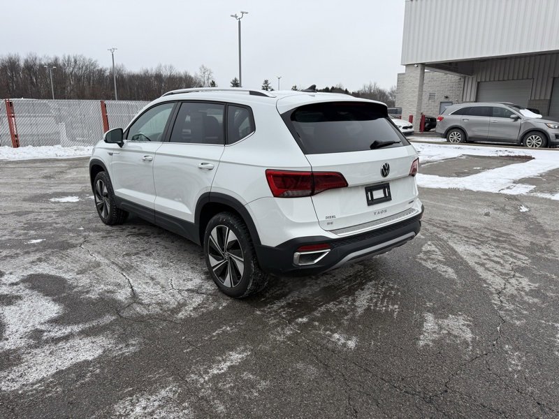 Used 2024 Volkswagen Taos SE image 8