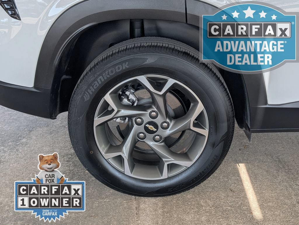Certified 2025 Chevrolet Trax LT FWD image 3