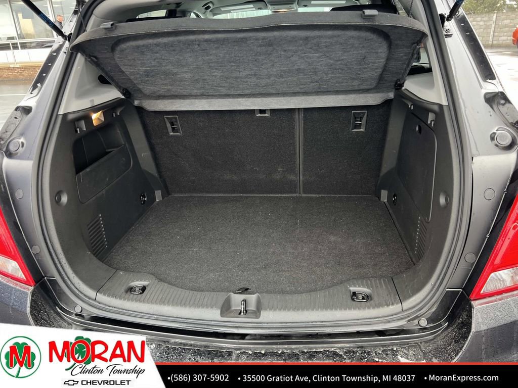 Certified 2022 Chevrolet Trax LT w/ LT Convenience Package image 12