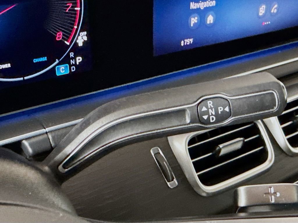 Used 2024 Mercedes-Benz GLS 450 4MATIC image 17