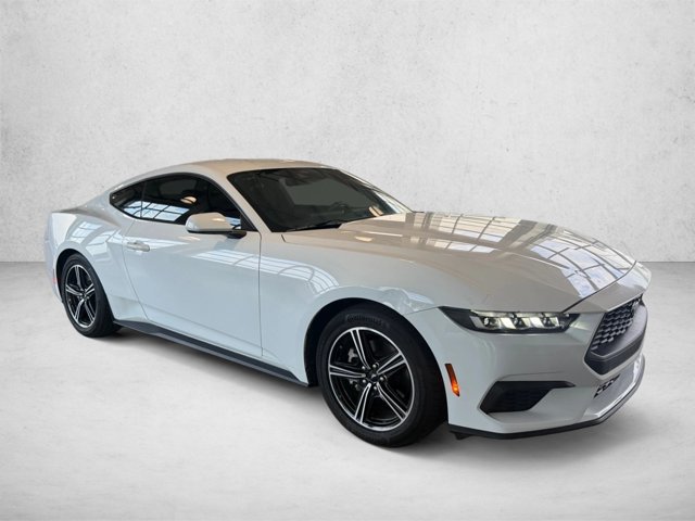 Used 2024 Ford Mustang Coupe RWD image 3