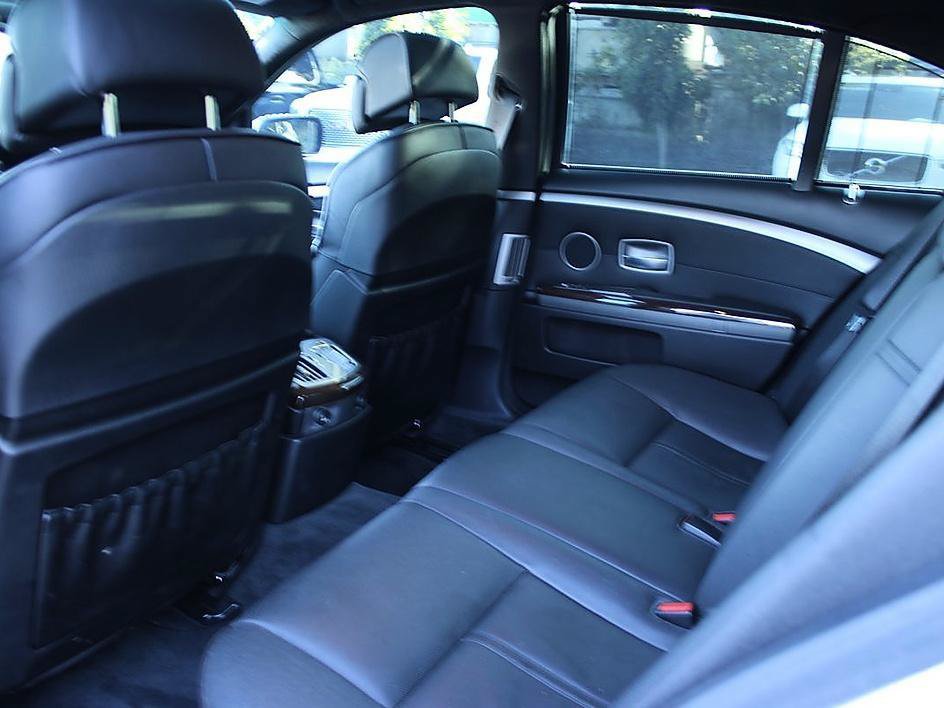 Used 2007 BMW 750i RWD image 14