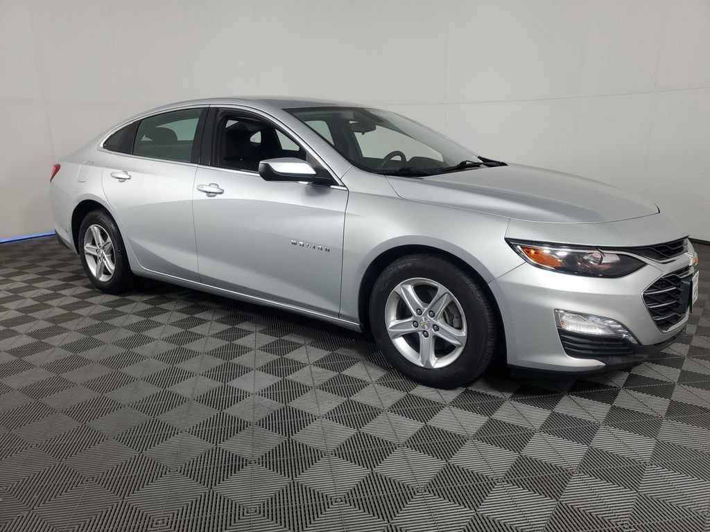 Used 2022 Chevrolet Malibu LT FWD image 2