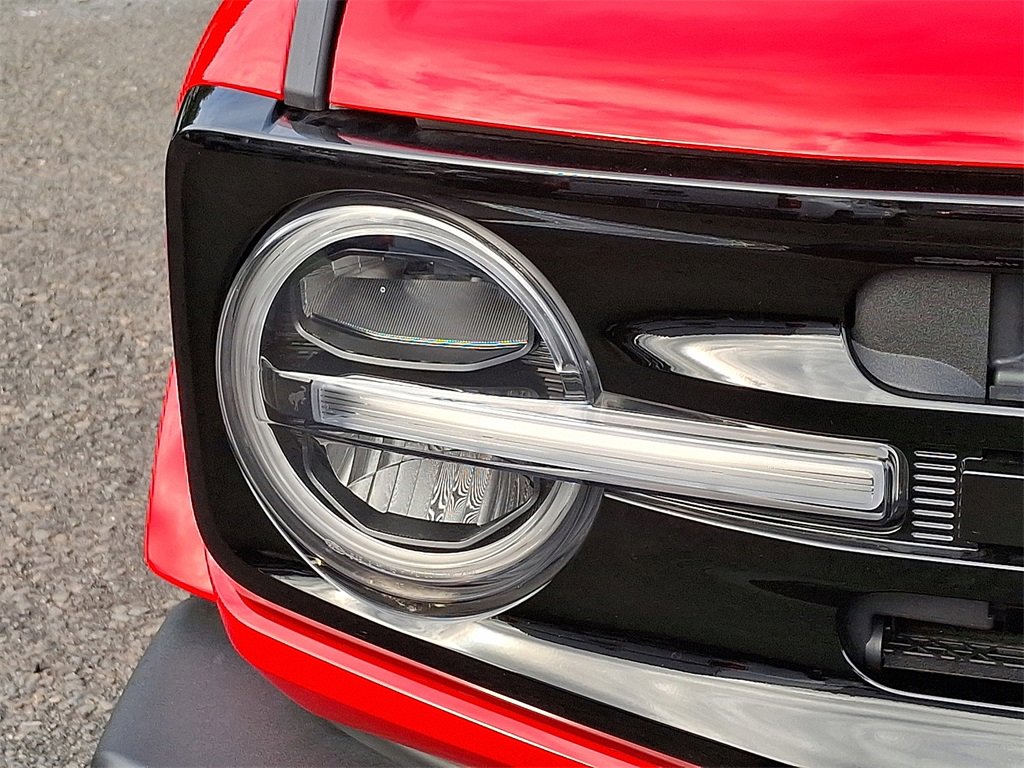 Used 2023 Ford Bronco Outer Banks image 9