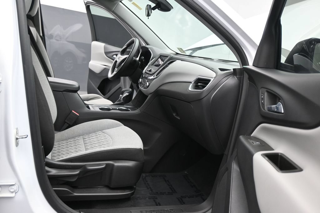 Used 2023 Chevrolet Equinox LS FWD image 18