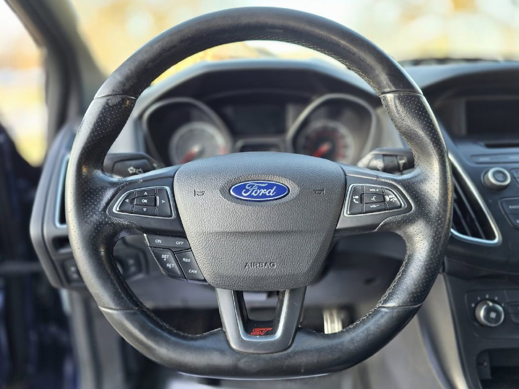 Used 2017 Ford Focus ST image 18