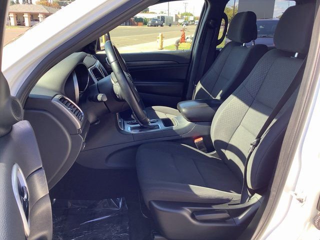 Used 2018 Jeep Grand Cherokee Laredo RWD image 8