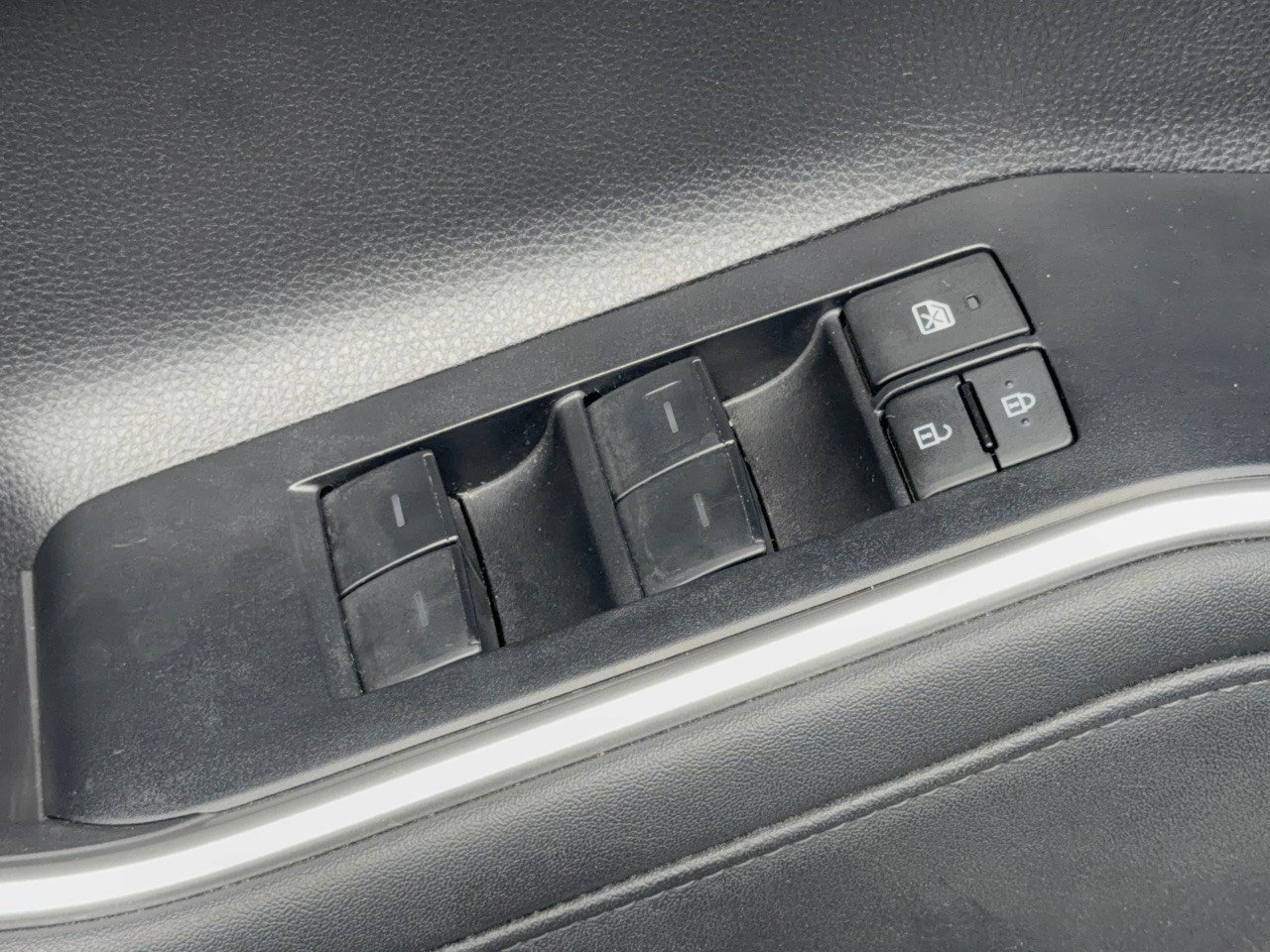 Used 2023 Toyota Highlander XLE FWD image 15
