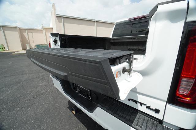 Used 2023 GMC Sierra 1500 AT4 w/ AT4 Premium Package AWD/4WD image 11