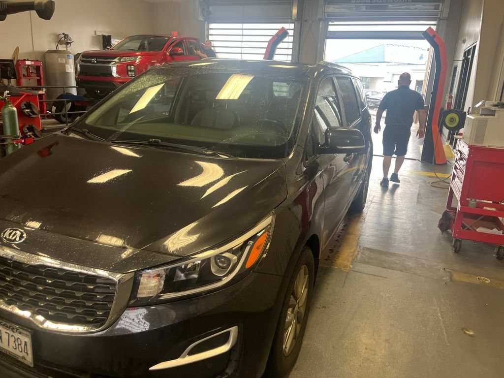 Used 2020 Kia Sedona EX FWD image 2