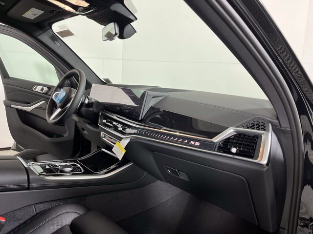 New 2026 BMW X5 xDrive40i w/ M Sport Package AWD/4WD image 17