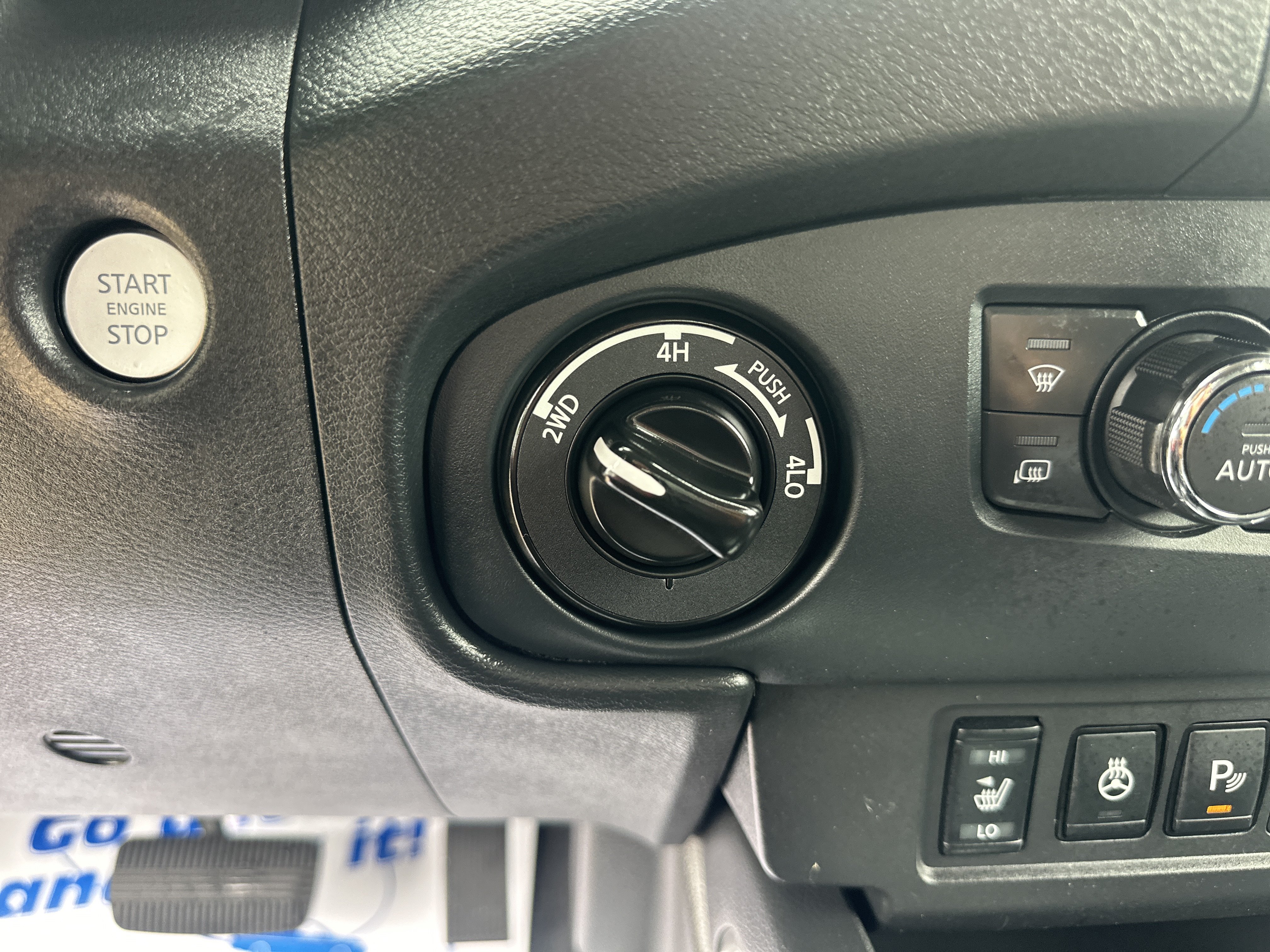Used 2022 Nissan Frontier SV AWD/4WD image 16