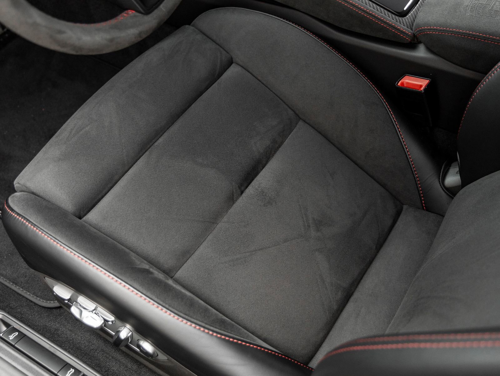 Certified 2025 Porsche 718 Boxster Spyder RS RWD image 27