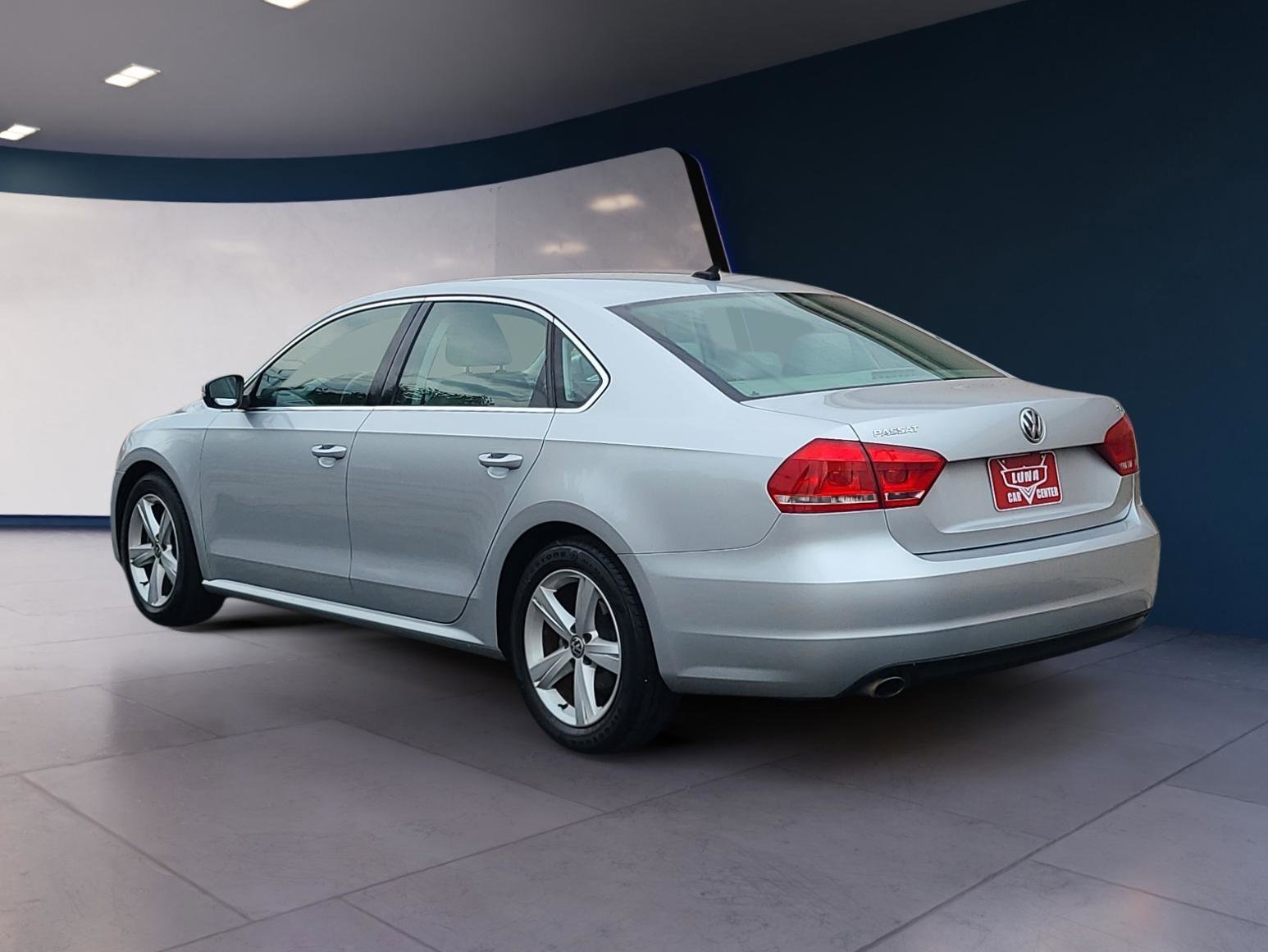 Used 2014 Volkswagen Passat 2.5 SE FWD image 3