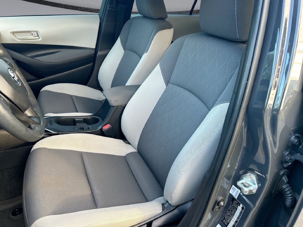 Used 2025 Toyota Corolla LE FWD image 11