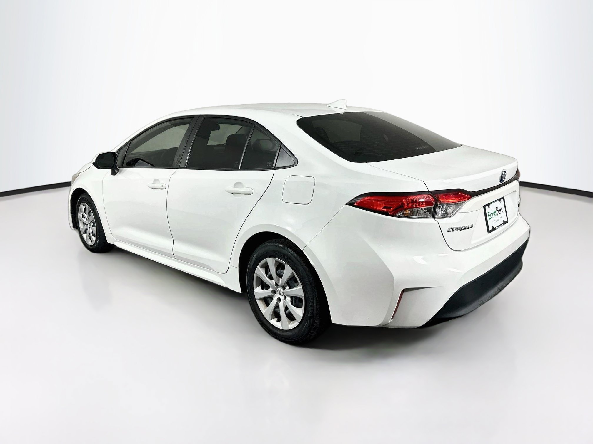Used 2023 Toyota Corolla LE FWD image 5