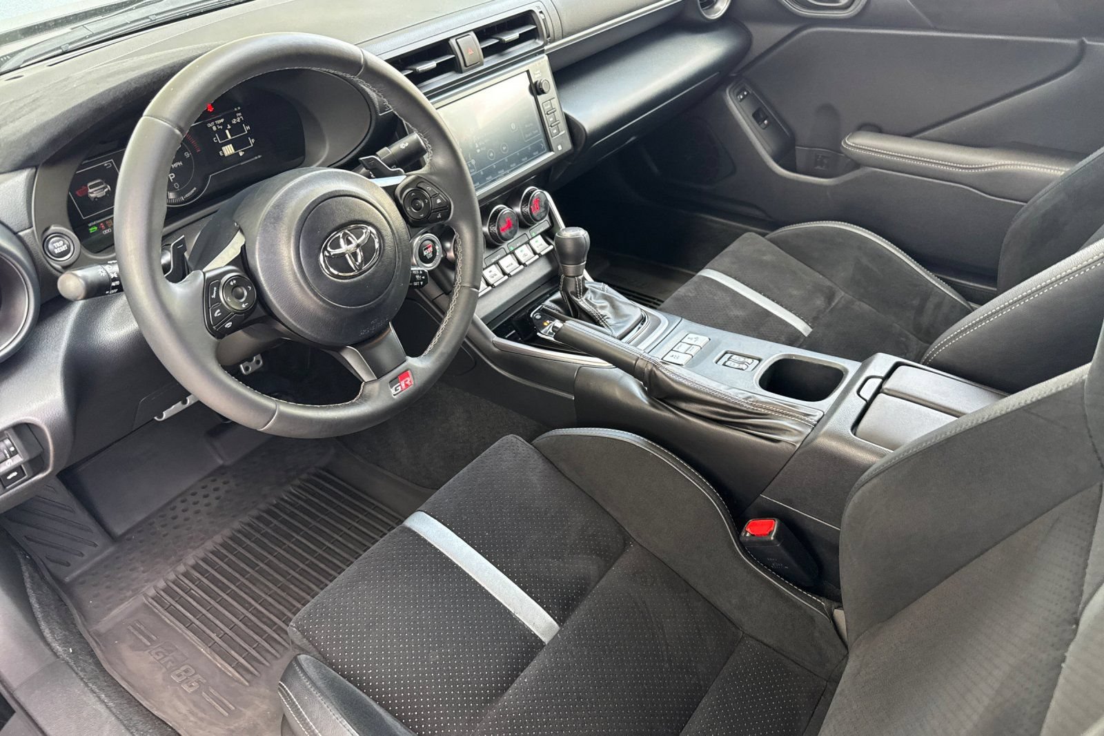 Used 2024 Toyota GR86 Premium RWD image 13