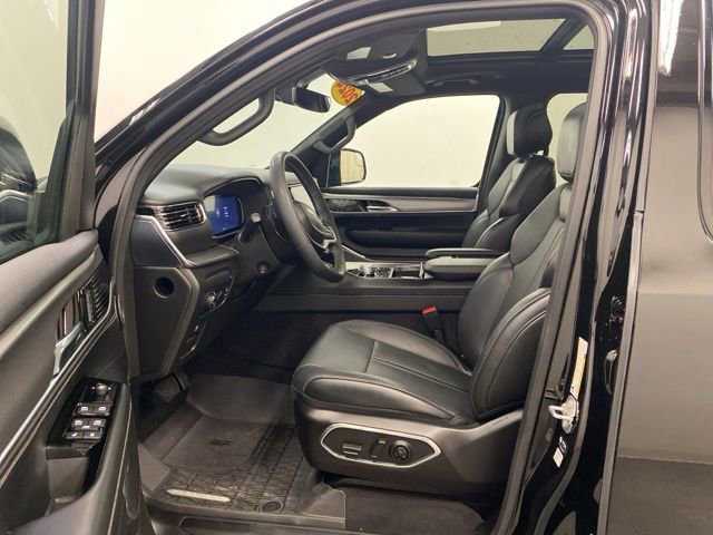 Used 2024 Jeep Wagoneer Series II image 9