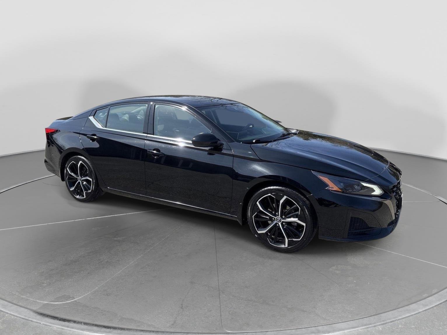 Used 2024 Nissan Altima 2.5 SR FWD image 6
