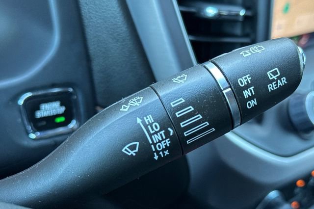 Used 2022 GMC Acadia AT4 w/ Technology Package image 41