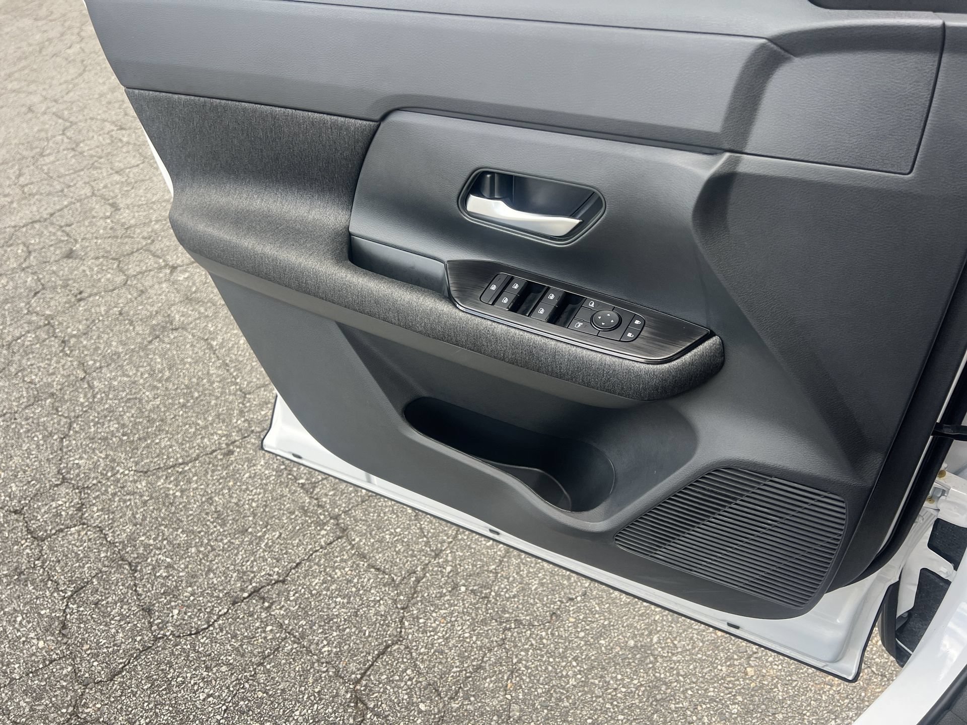 Used 2026 Nissan Kicks SV w/ SV Premium Package FWD image 17
