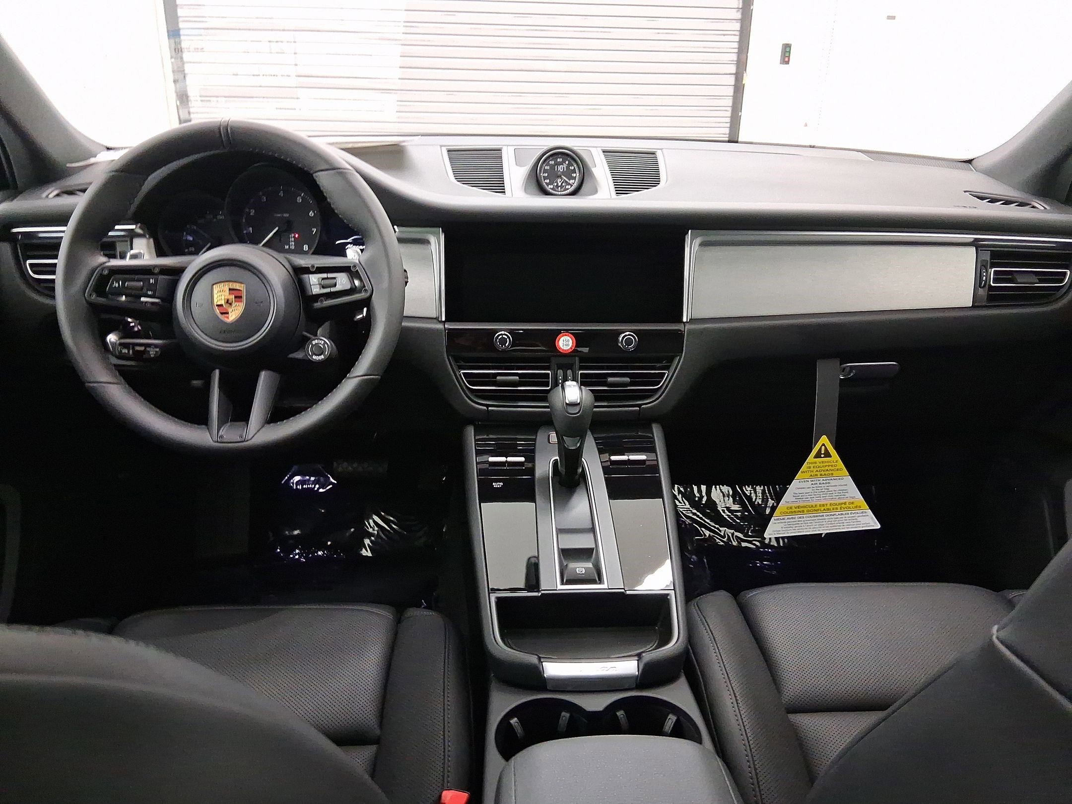 Used 2026 Porsche Macan image 15