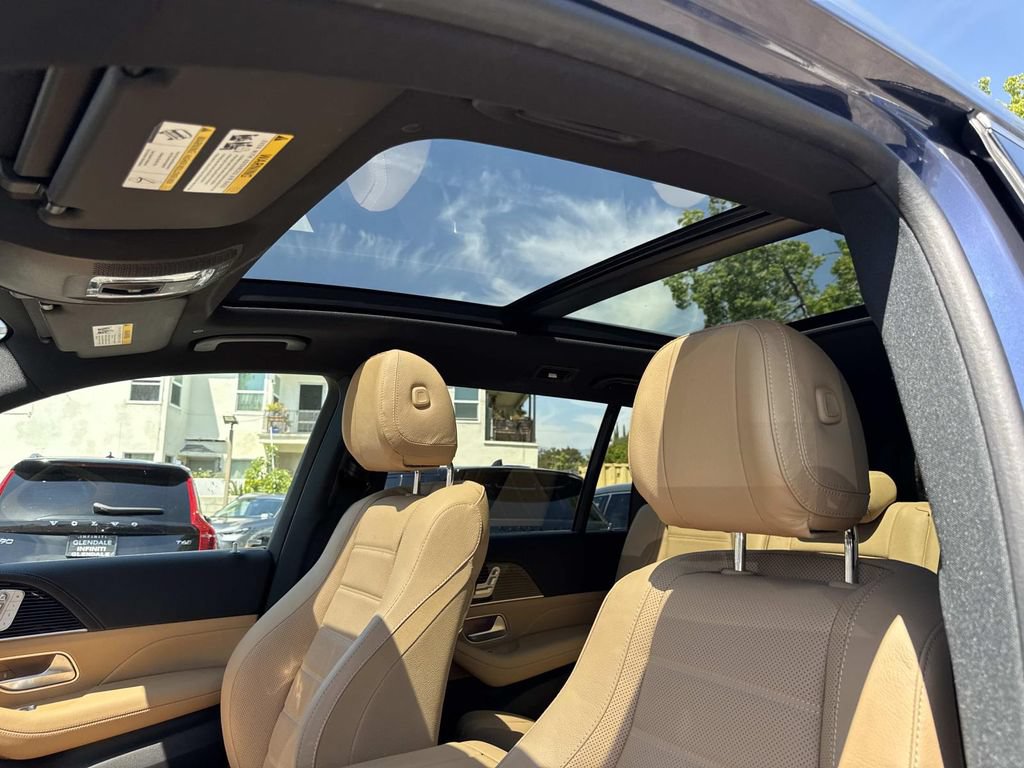Used 2024 Mercedes-Benz GLS 580 4MATIC image 19