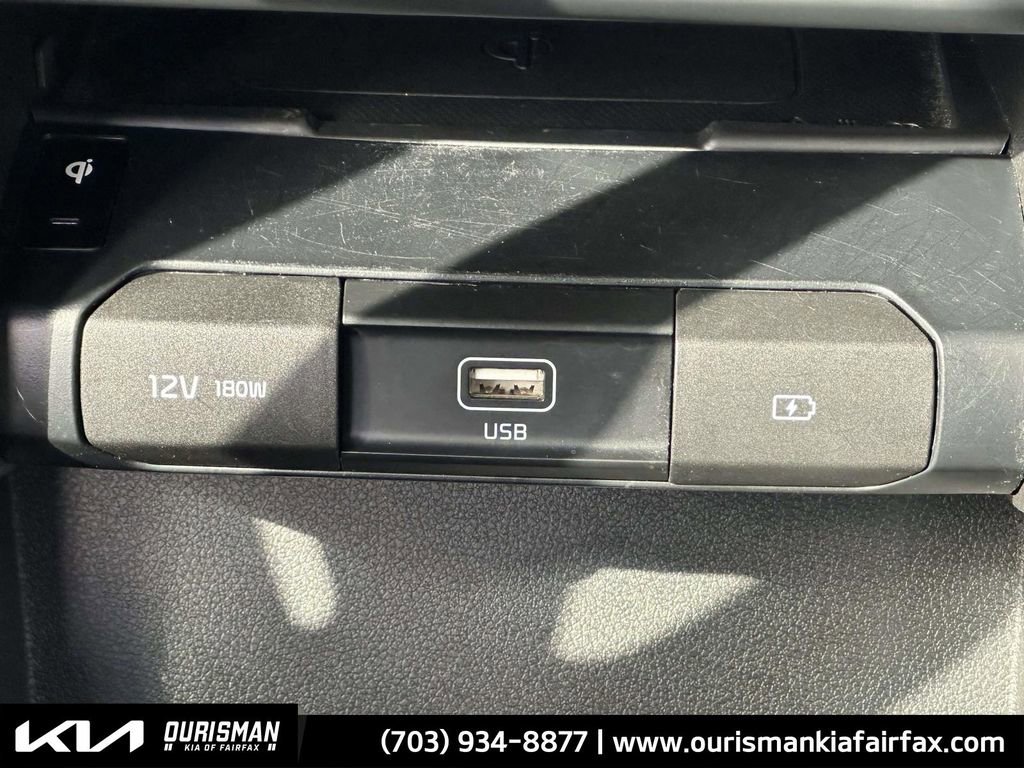 Used 2022 Kia Niro EX w/ Cold Weather Package image 7