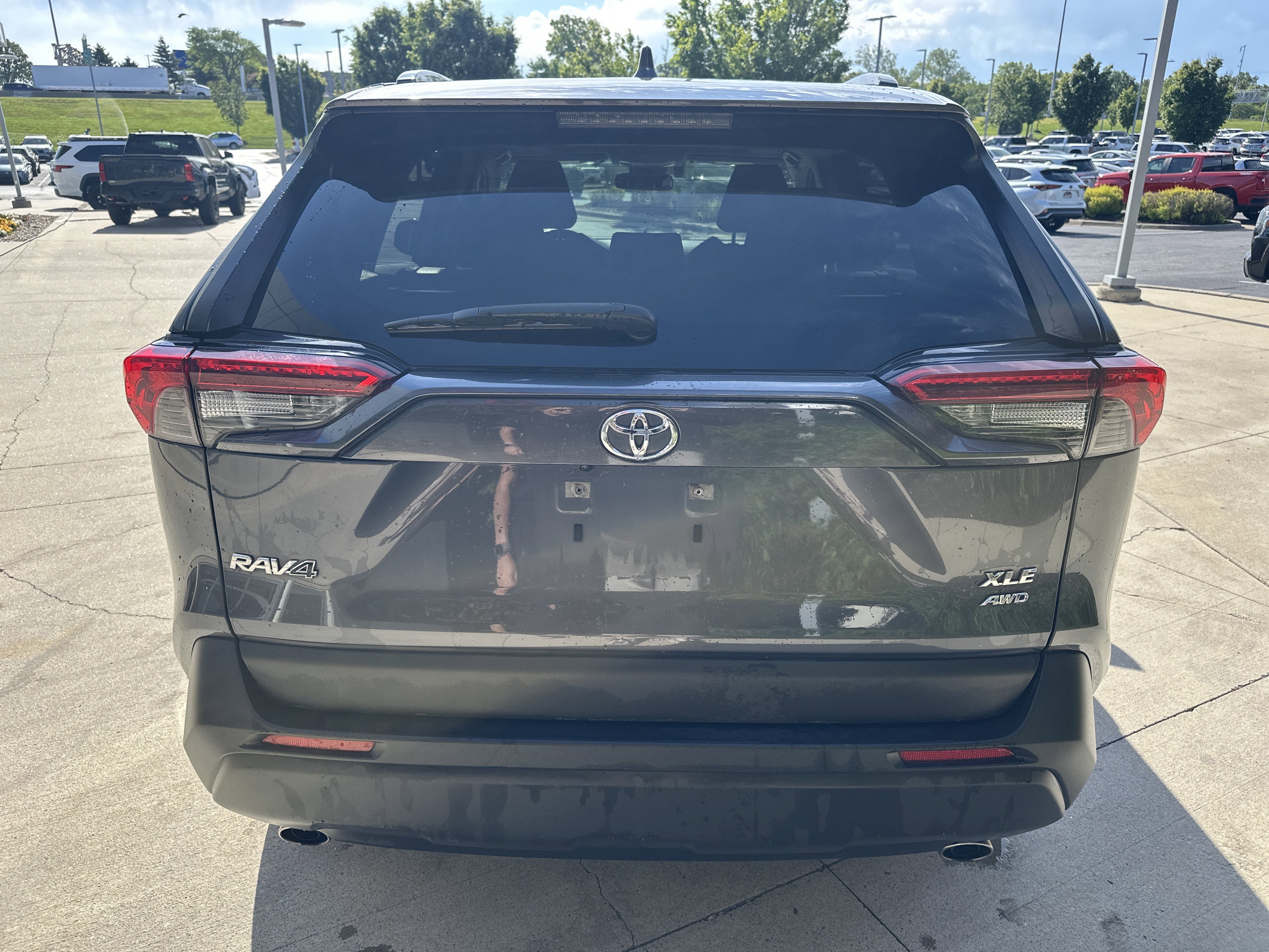 Used 2020 Toyota RAV4 XLE w/ Convenience Package AWD/4WD image 8